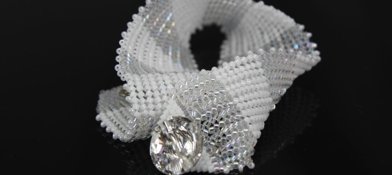 Glistening Snow Bracelet