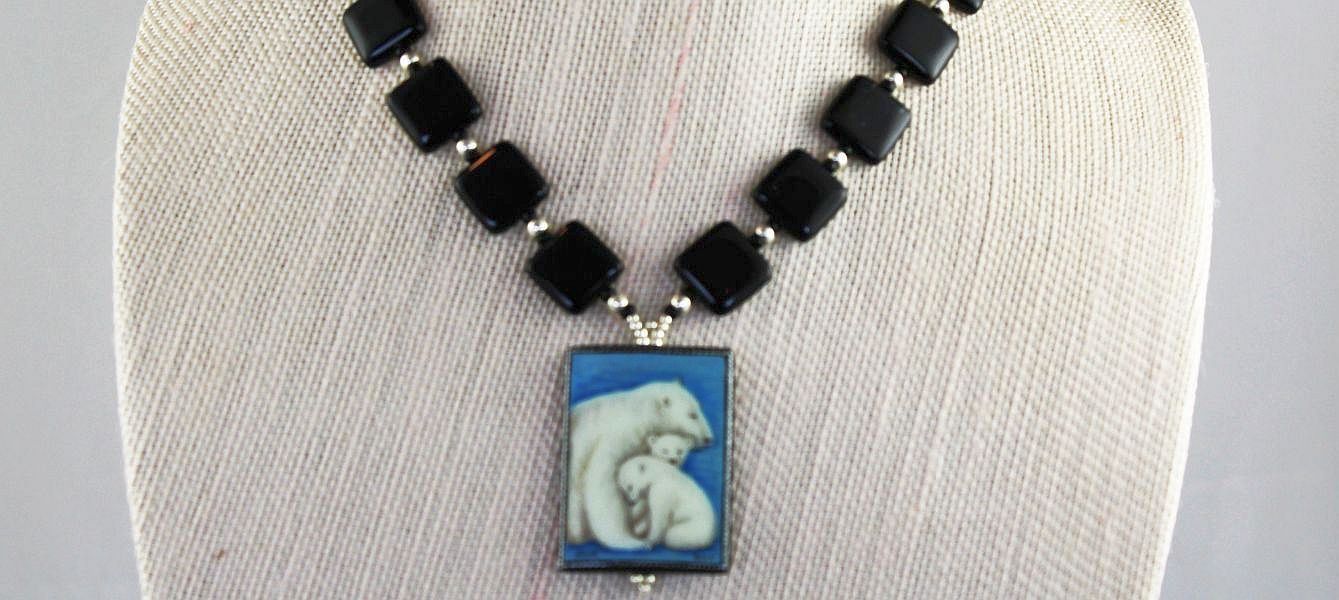 Image of Mother with Cubs - Necklace