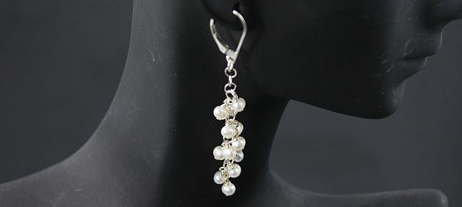 Image of Pearl Dangle Earrings