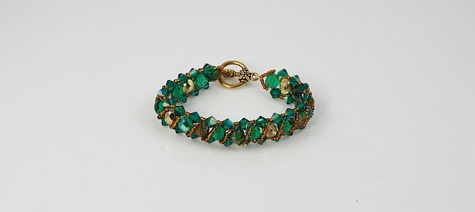 Image of Christmas Wreath Bracelet